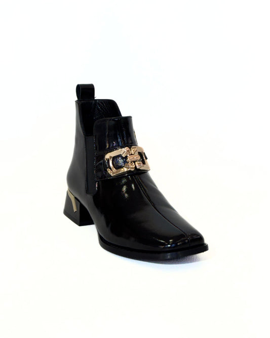 Botim Preta Envernizada - CharcaShoes