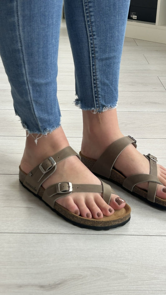 Chinelo linha comporta Cubanas