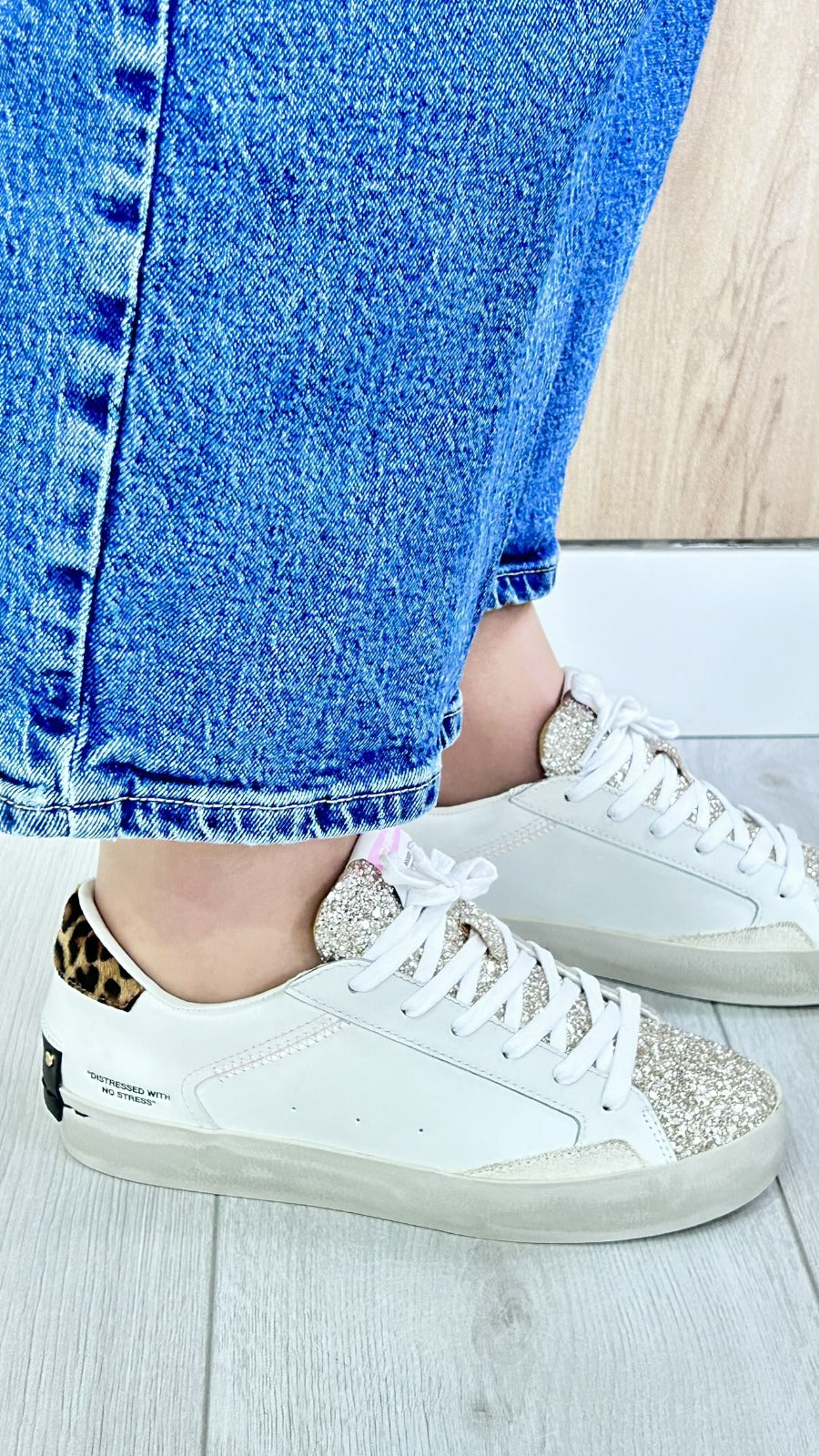 Sapatilhas Distressed Branco com Glitter e Animal Print - Sapatices
