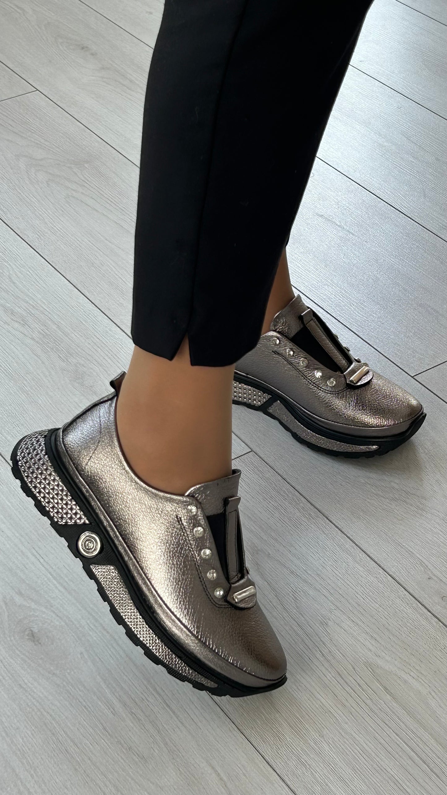 Sapatilha Cinza Metálico - CharcaShoes