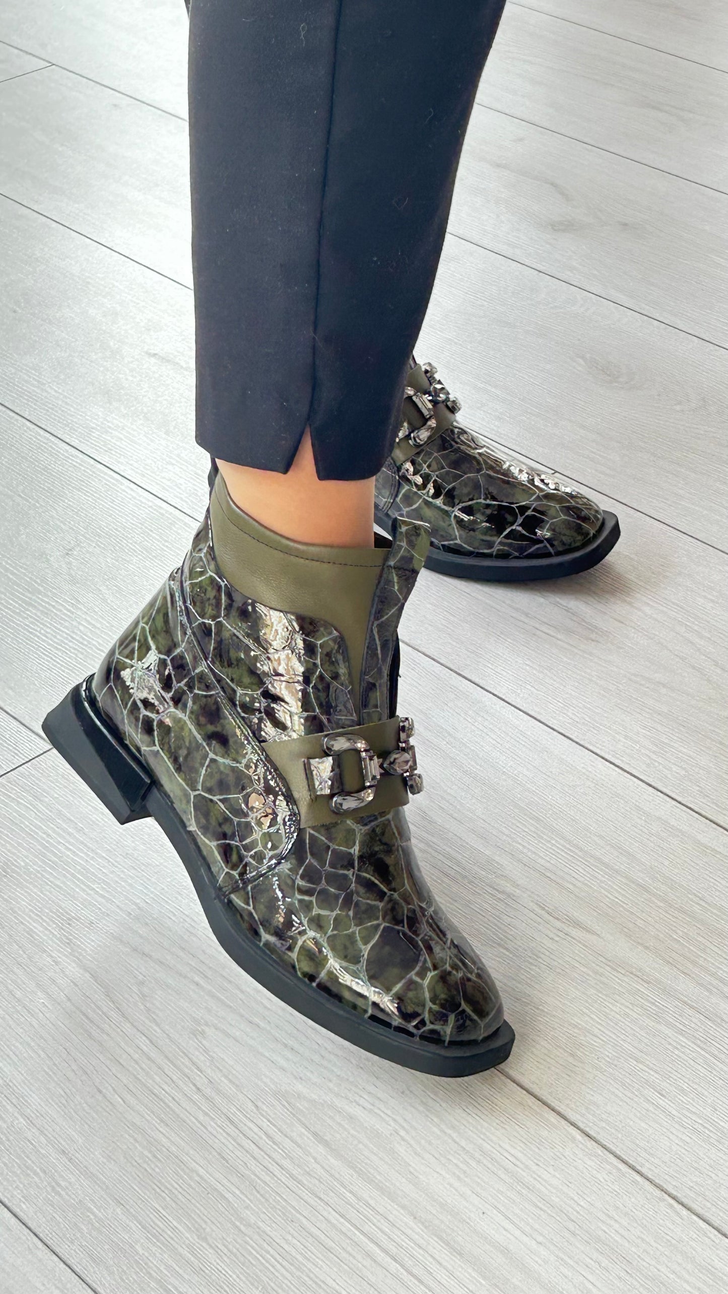 Bota em Pele Croco Verde - CharcaShoes