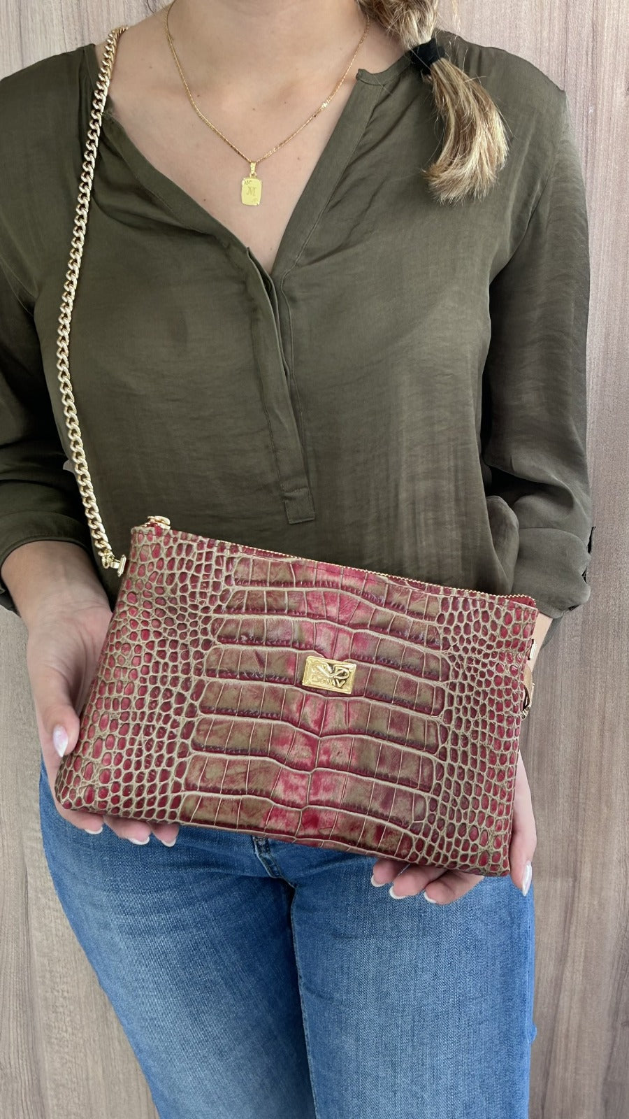 Mala de Ombro Dona V – Vermelho Textura Croco - Sapatices