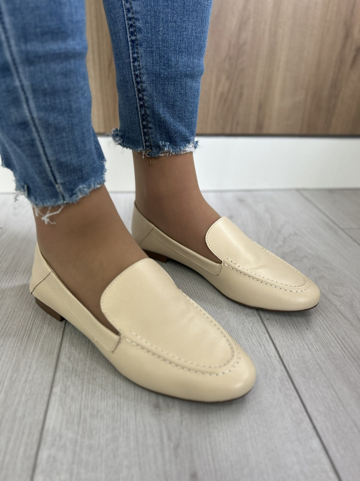 Mocassins Lialine em Pele Bege - Sapatices