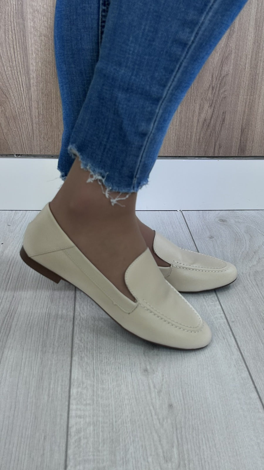 Mocassins Lialine em Pele Bege - Sapatices