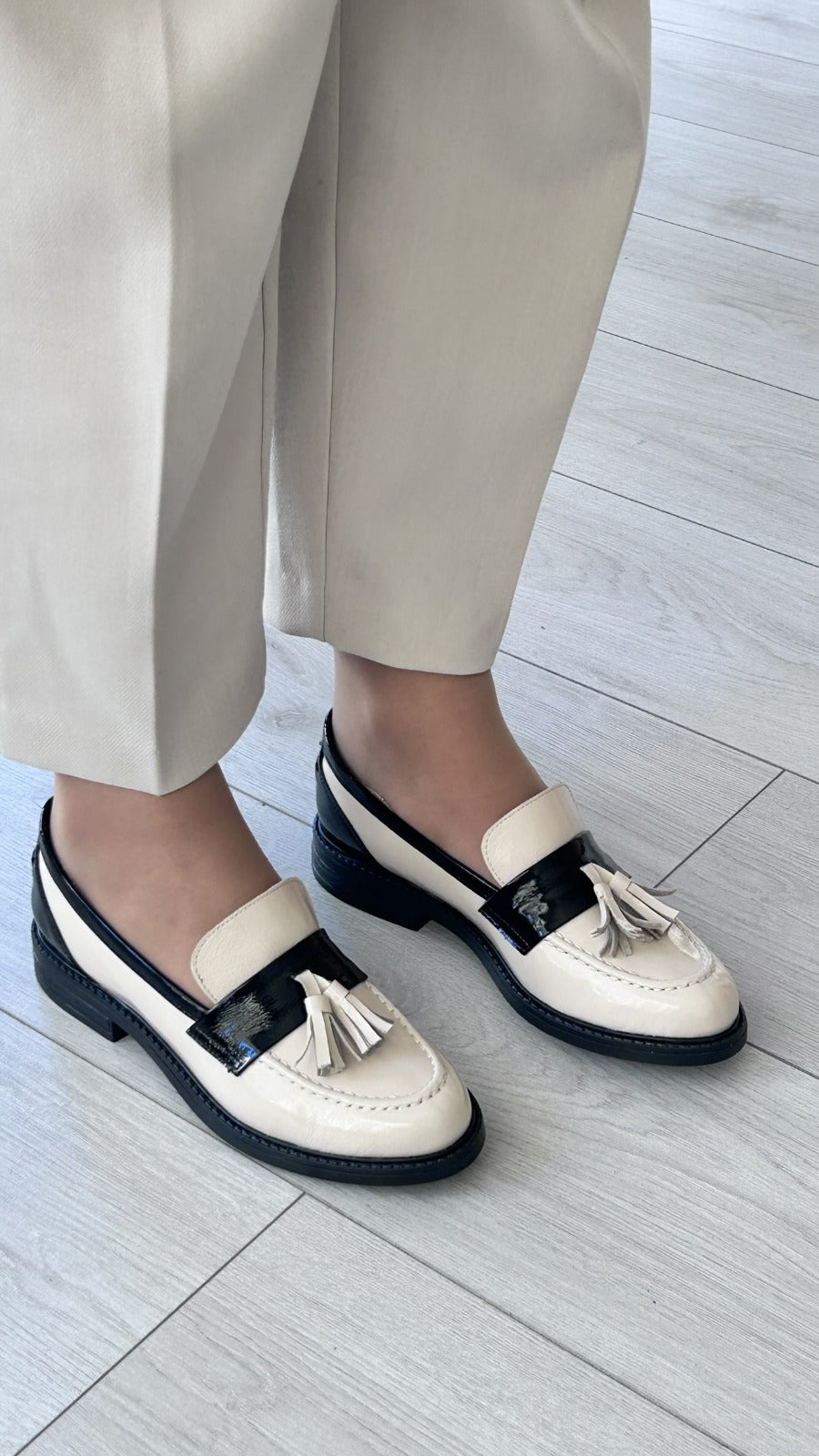 Mocassim Bicolor com Franjas Walk&Go - Sapatices