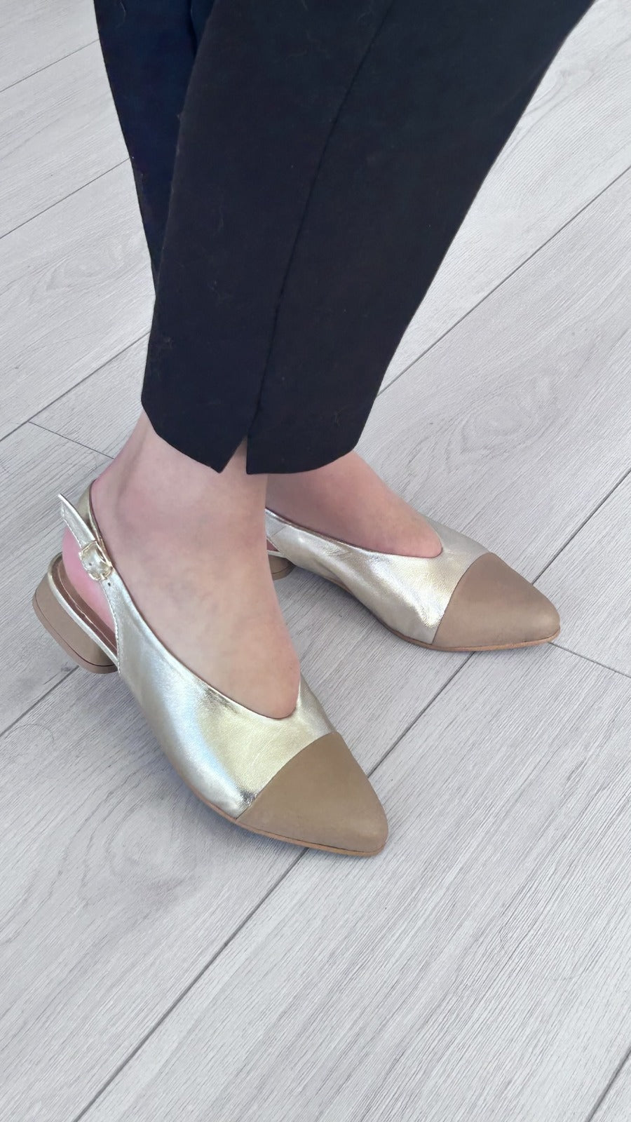 Sapato Walk&Go –Dourado com bege escuro - Sapatices