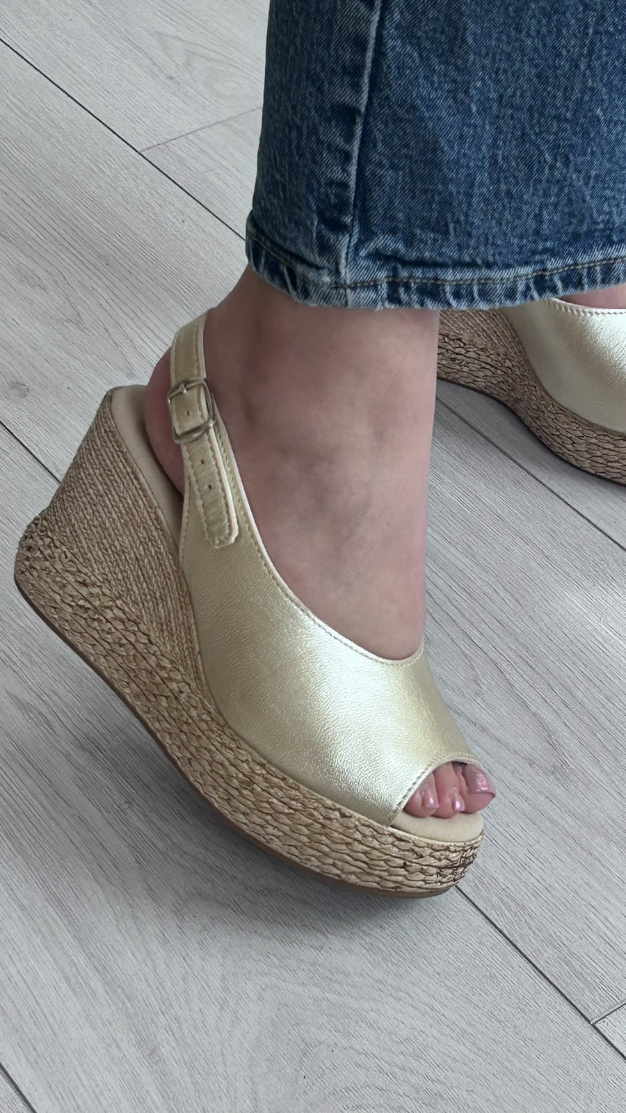 Sandálias Cunha Alta Clip Shoes – Dourado - Sapatices