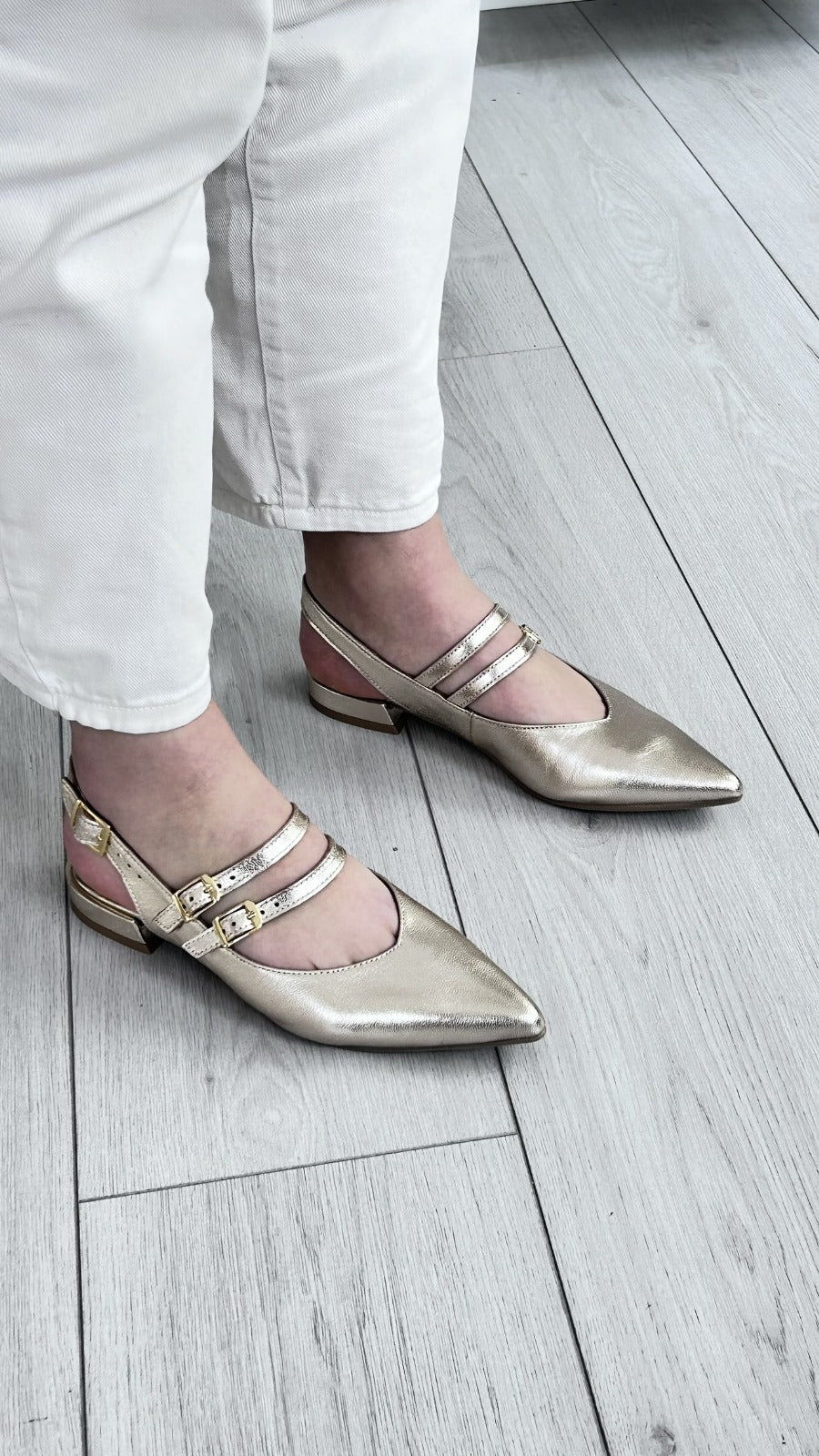 Clip Shoes - Sapatos Dourados - Sapatices