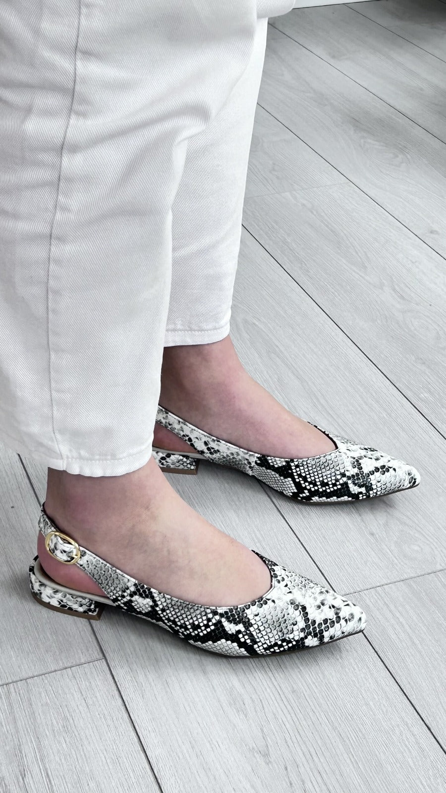 Clip Shoes " Cobra " - Elegância com um Toque Exótico - Sapatices