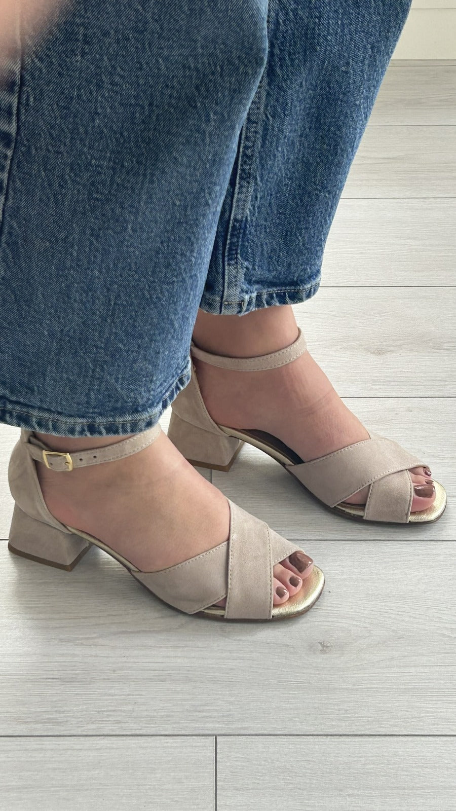 Sandália mulher em camurça bege - Walk&Go