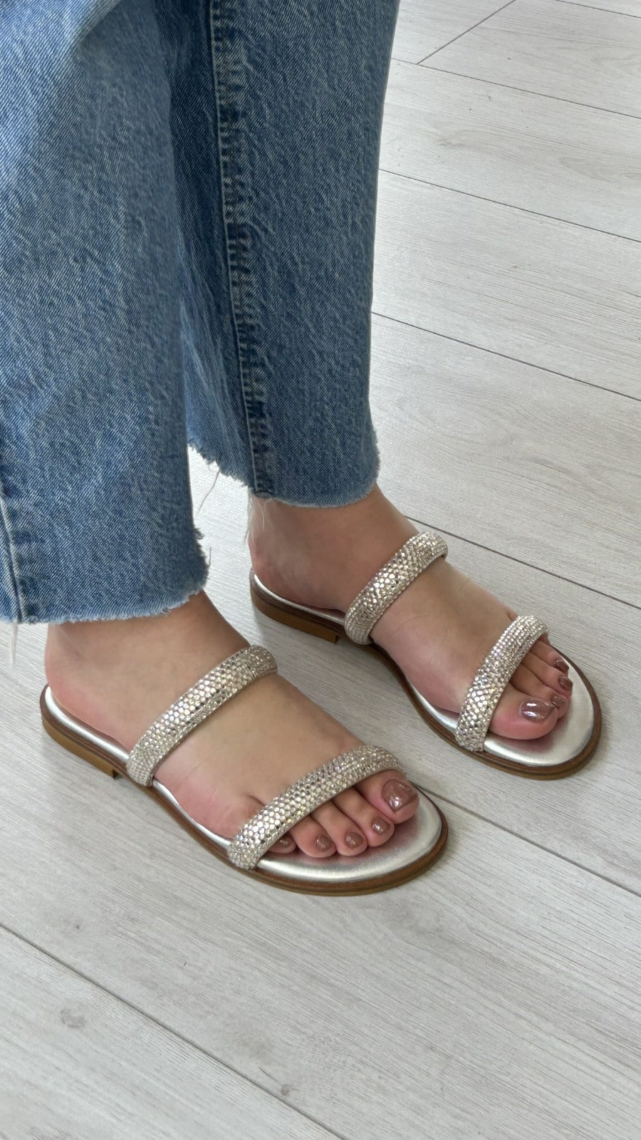 Chinelo Caryatis