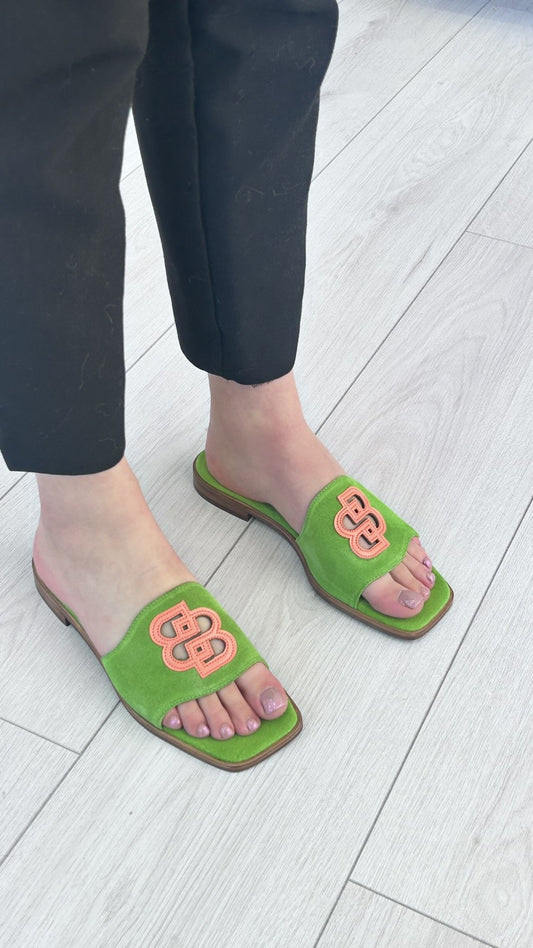 Chinelo Bamburi em Camurça Verde - Sapatices