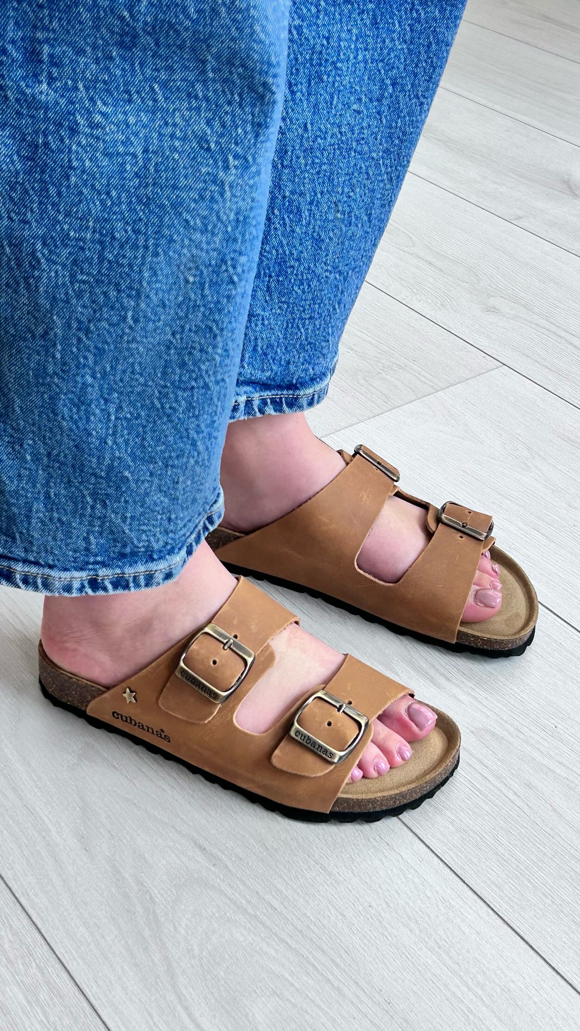 Sandália Cubanas Camel – Estilo Clássico com Conforto Premium - Sapatices