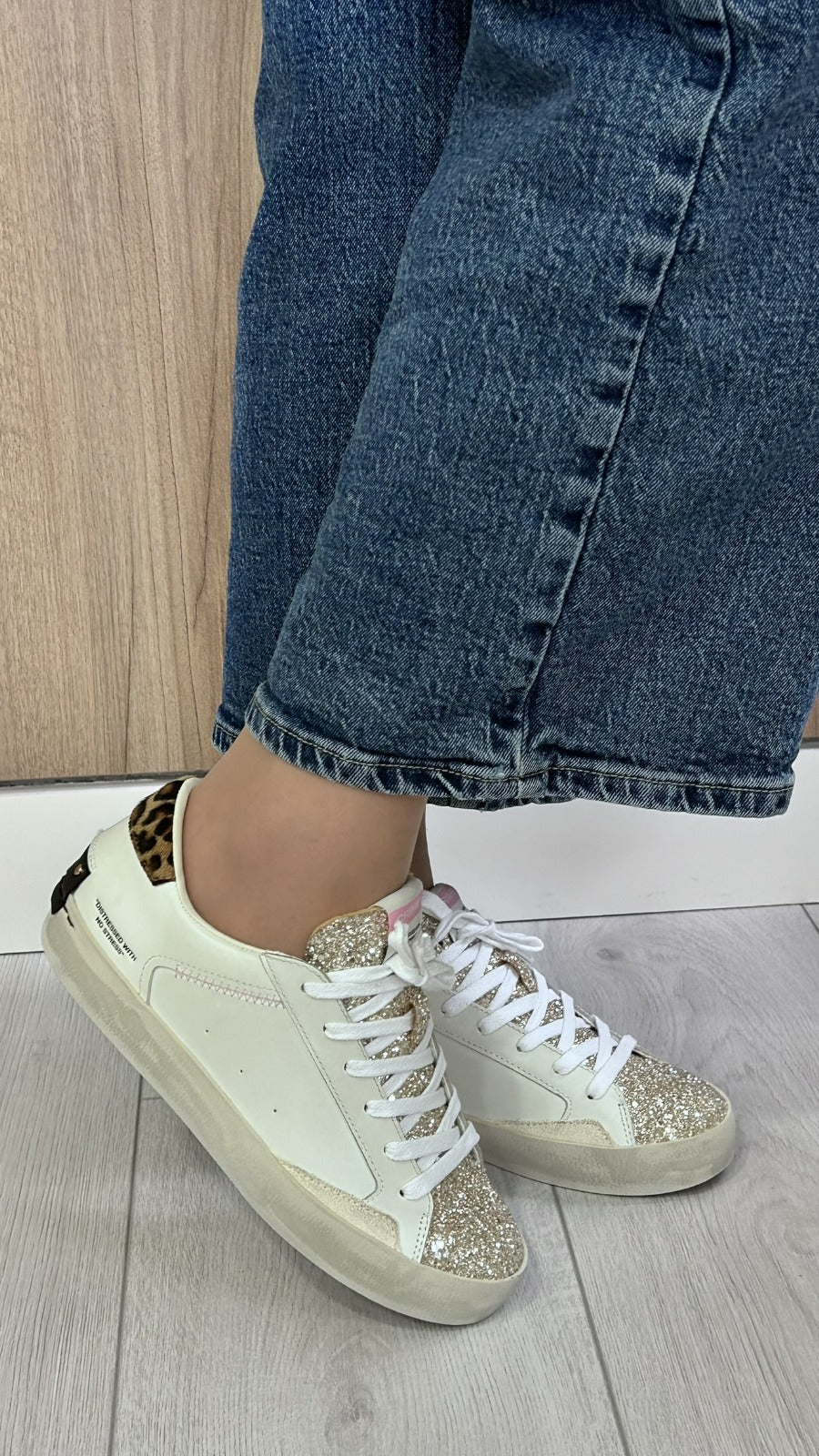 Sapatilhas Distressed Branco com Glitter e Animal Print - Sapatices