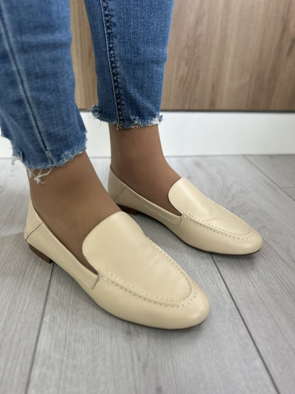 Mocassins Lialine em Pele Bege - Sapatices