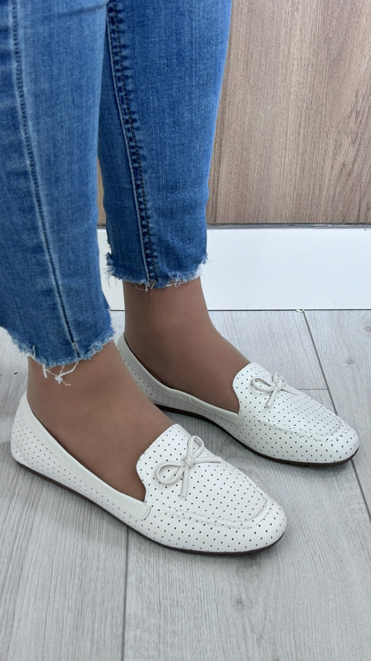 Mocassins Lialine em Pele Perfurada com Laço - Sapatices