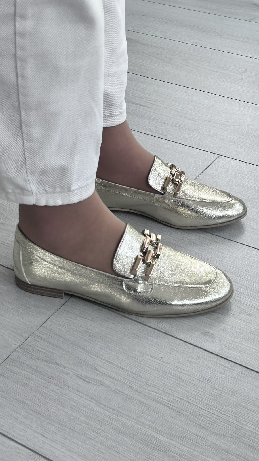 Mocassim Dourado com Fivela Dourada – Charca - Sapatices