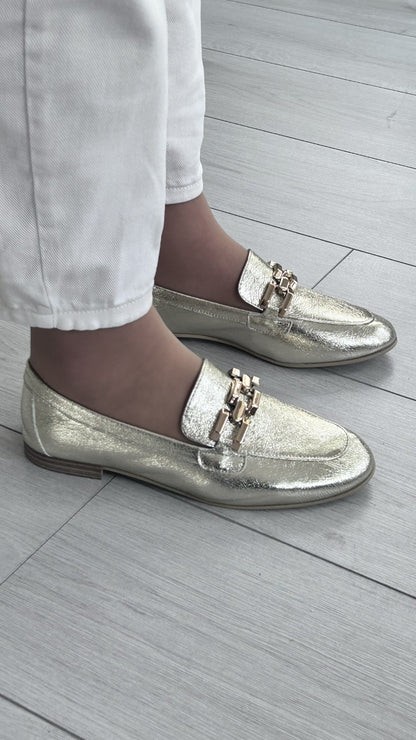 Mocassim Dourado com Fivela Dourada – Charca - Sapatices