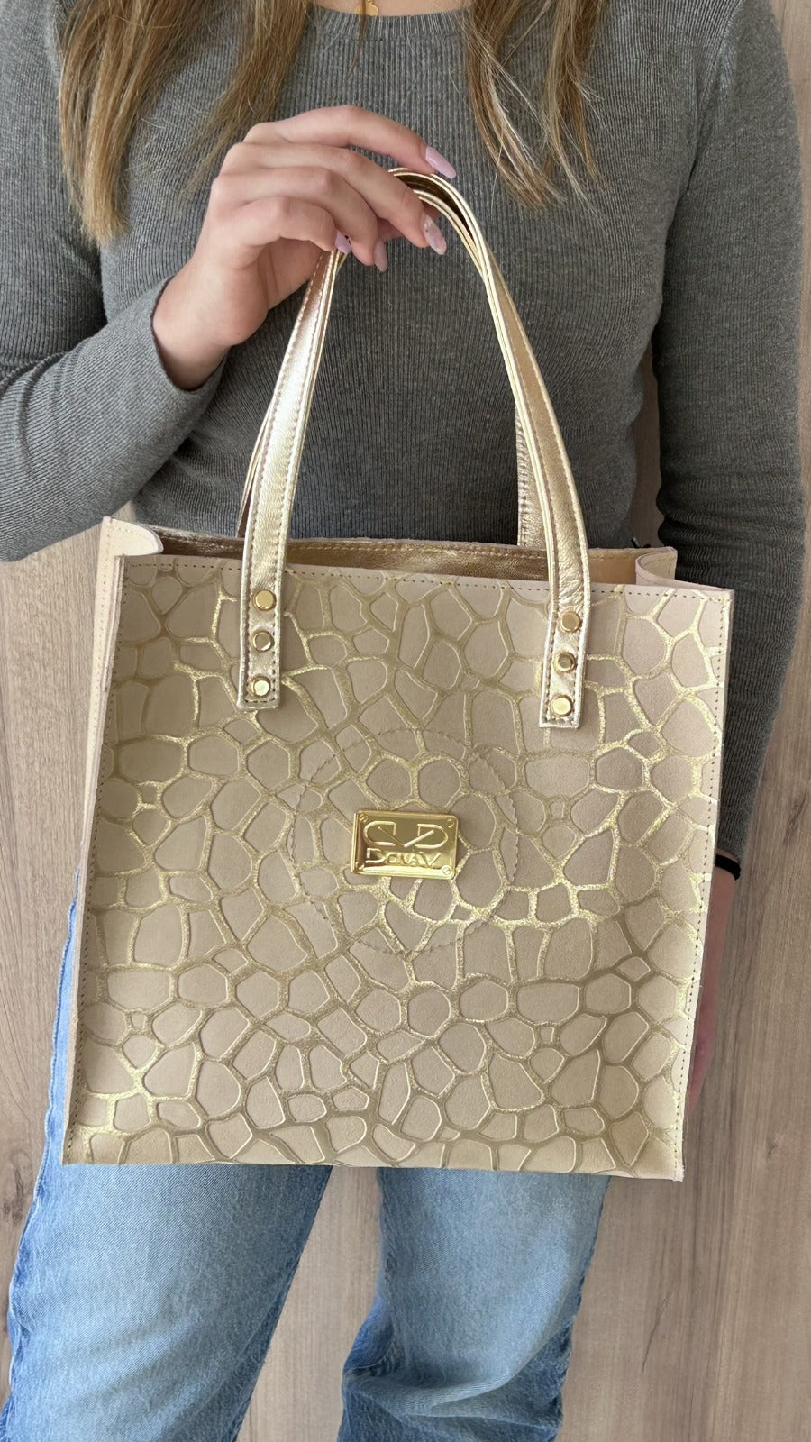 Mala Dona V – Bege com relevo Dourado - Sapatices