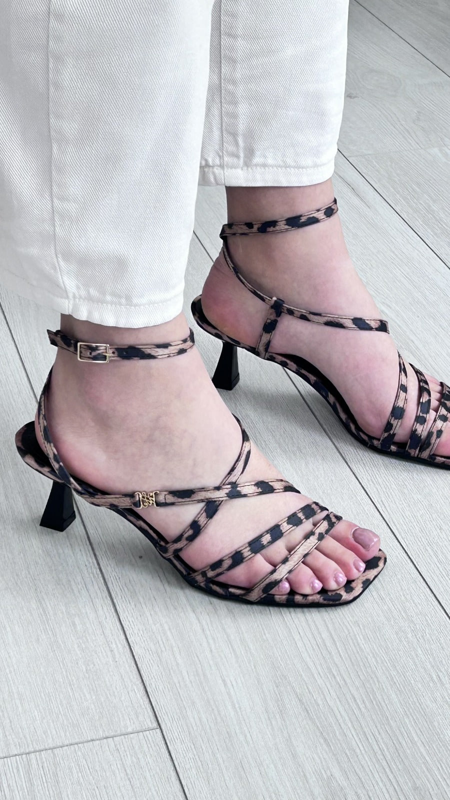 Sandália Lialine Animal Print com Tiras Finas - Sapatices