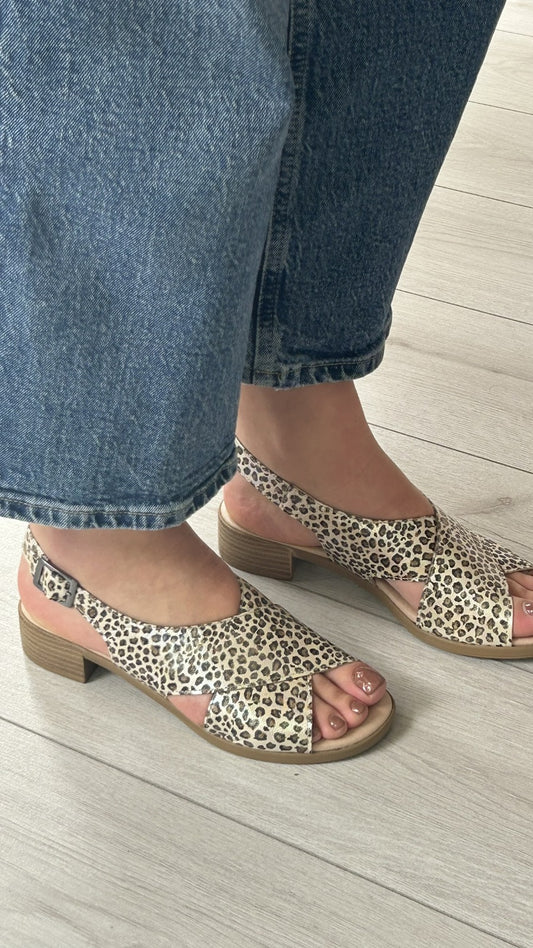 Sandália conforto Walk&GO