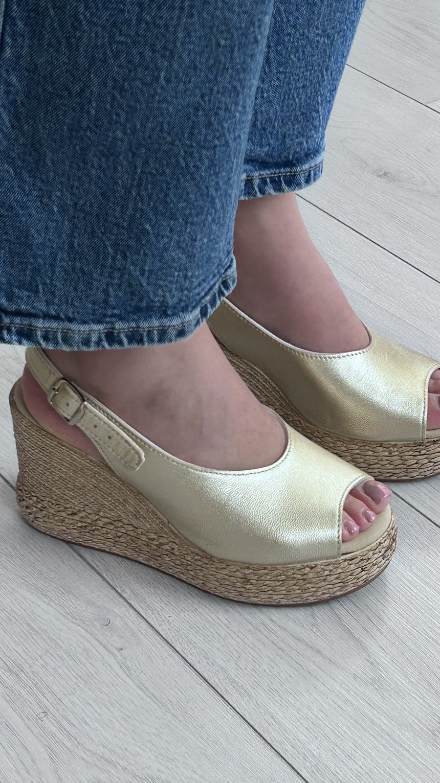 Sandálias Cunha Alta Clip Shoes – Dourado - Sapatices