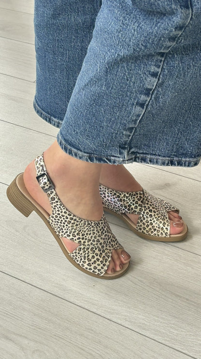 Sandália conforto Walk&GO