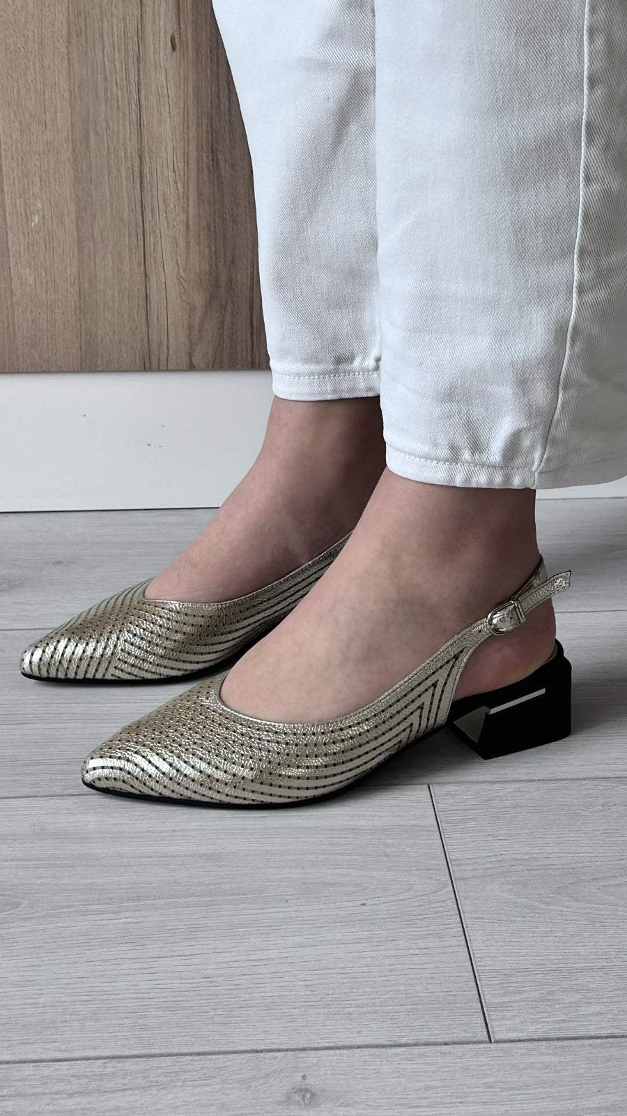 Sapato  Dourado com Brilho – Charca - Sapatices