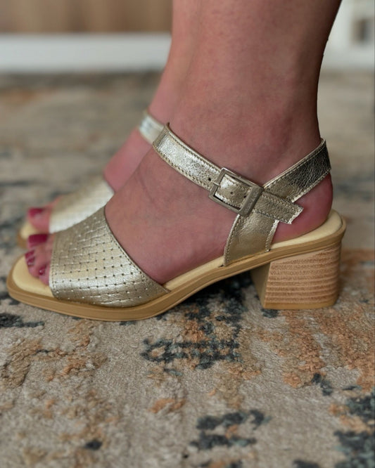 Sandália Dourada - Walk&Go