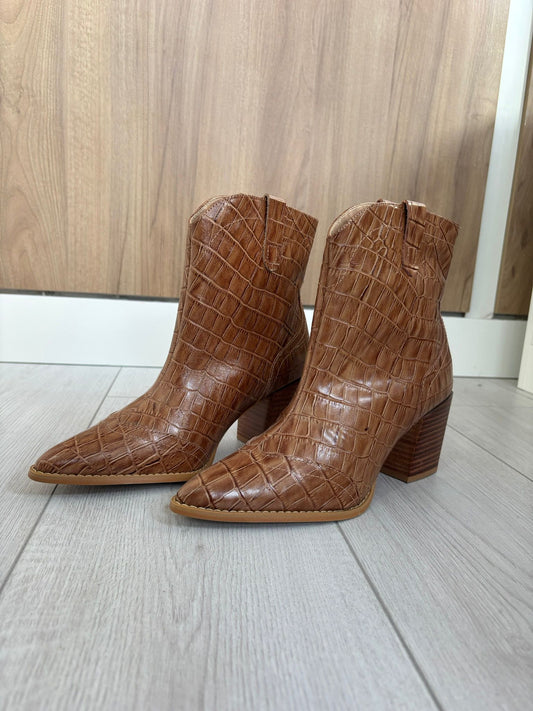 Bota Castanha Lialine