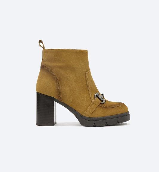 Botim Camel Clip