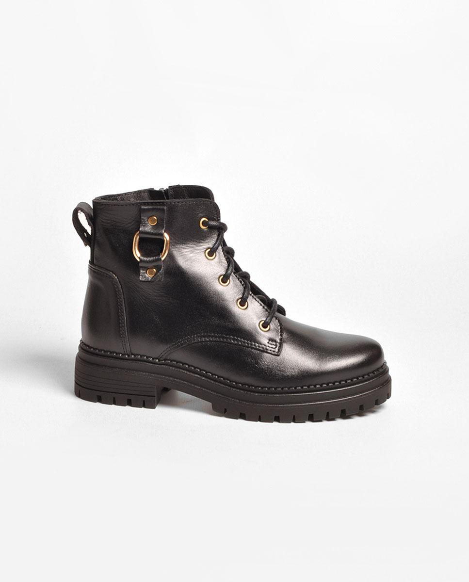 Bota Preta Tipo Militar com Detalhes Dourados