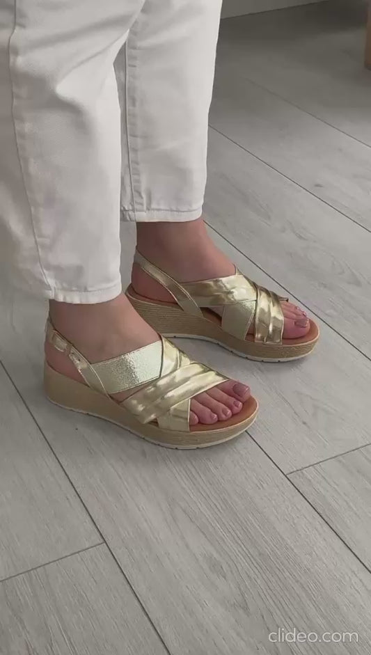Mid Wedge Sandal in Gold