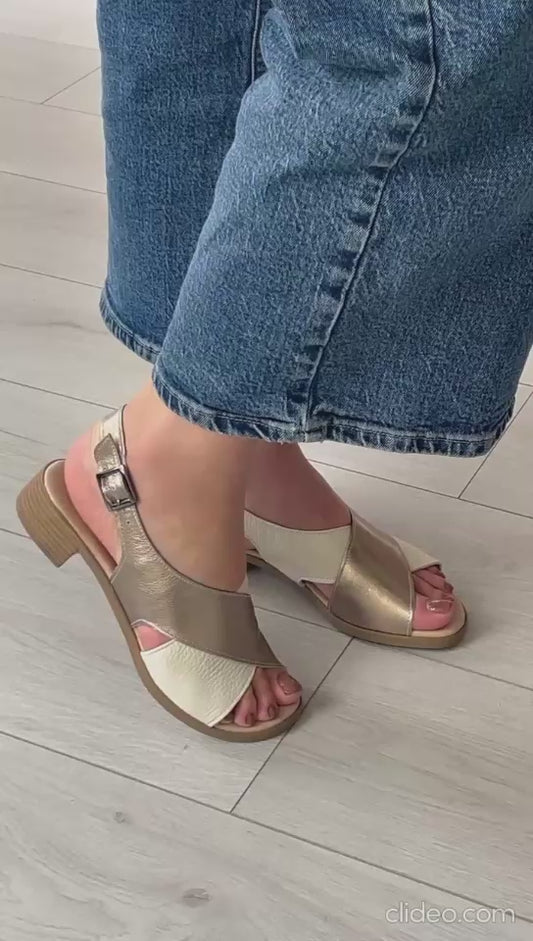 Sandália Walk&Go Bicolor em Couro – Conforto e Estilo para o Dia a Dia