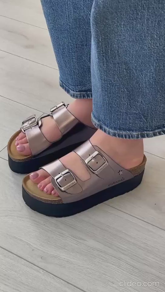 Chinelo de Plataforma Cubanas Silver