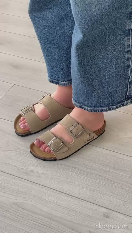 Chinelos Cubanas Cinza com Fivelas