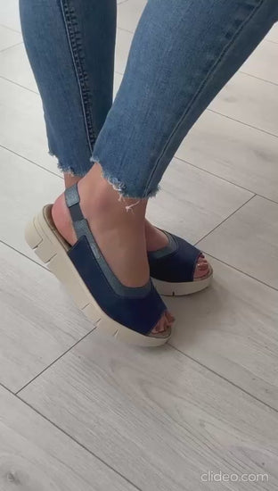 Sandália Azul Cloud 