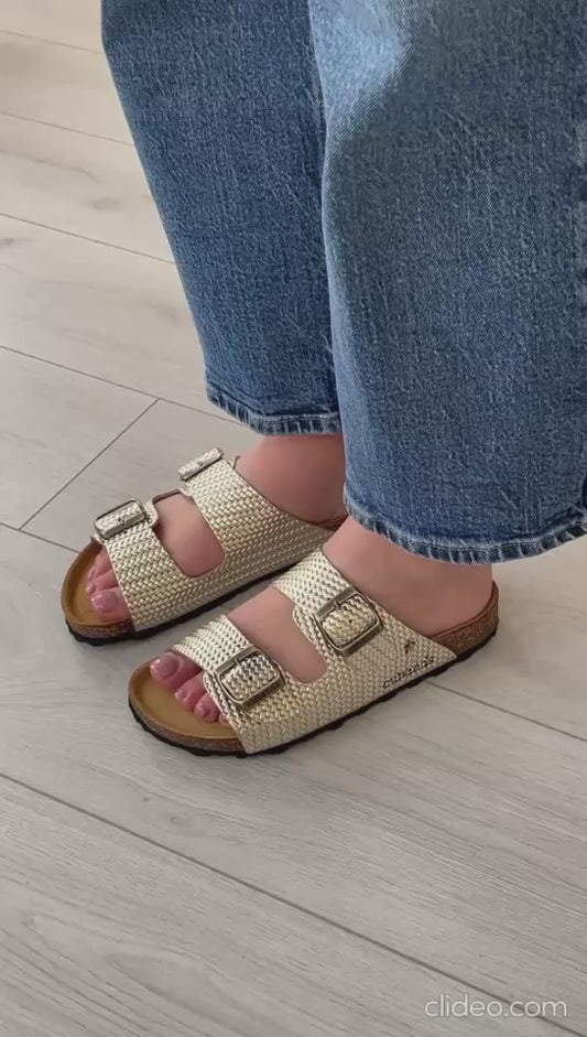 Chinelo Dourado com Duas Fivelas - Cubanas