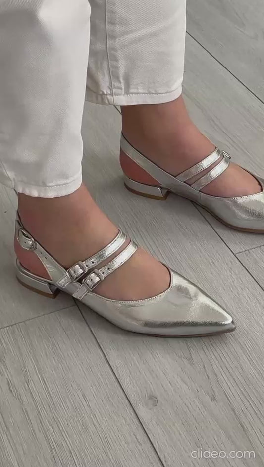 Sapato Prateado – Elegância Metálica