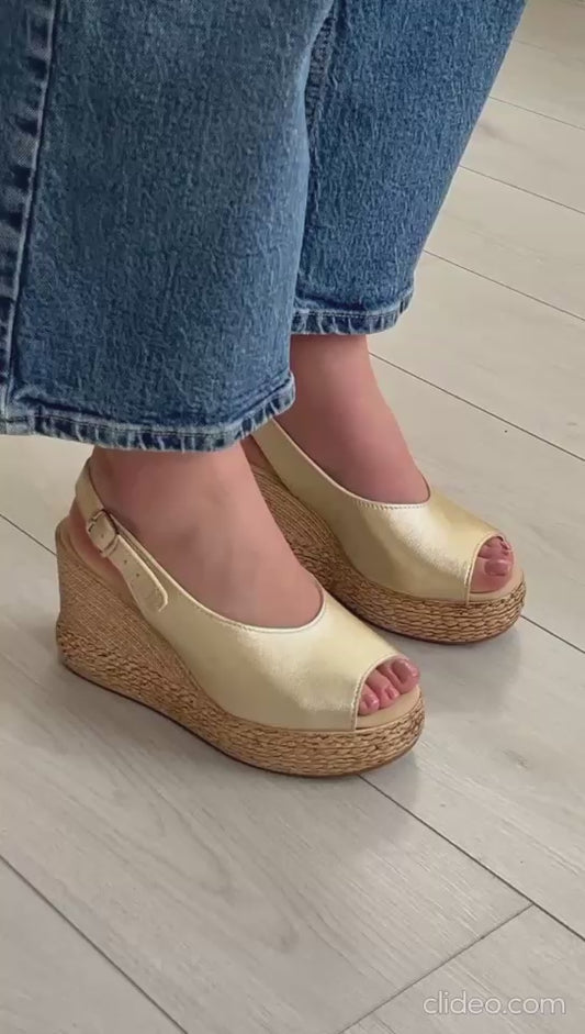 Sandálias Cunha Alta Clip Shoes – Dourado