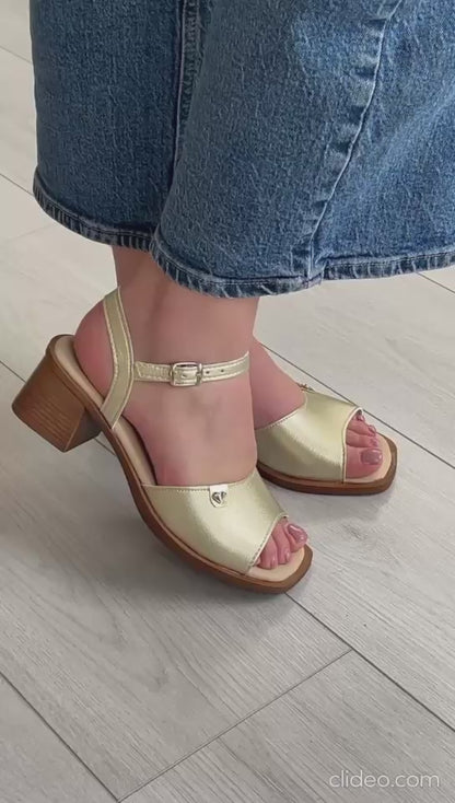 Clip Shoes Mid Heel Sandal – Gold